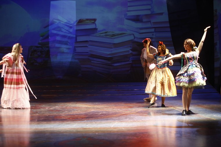 Sirine & Alaadine Musical Play in 3D
